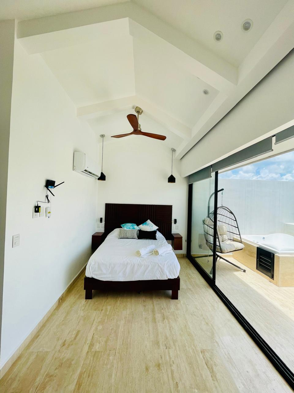 Exclusivo estudio de lujo con terraza y jacuzzi “llave en mano” TULUM listo para escriturar.